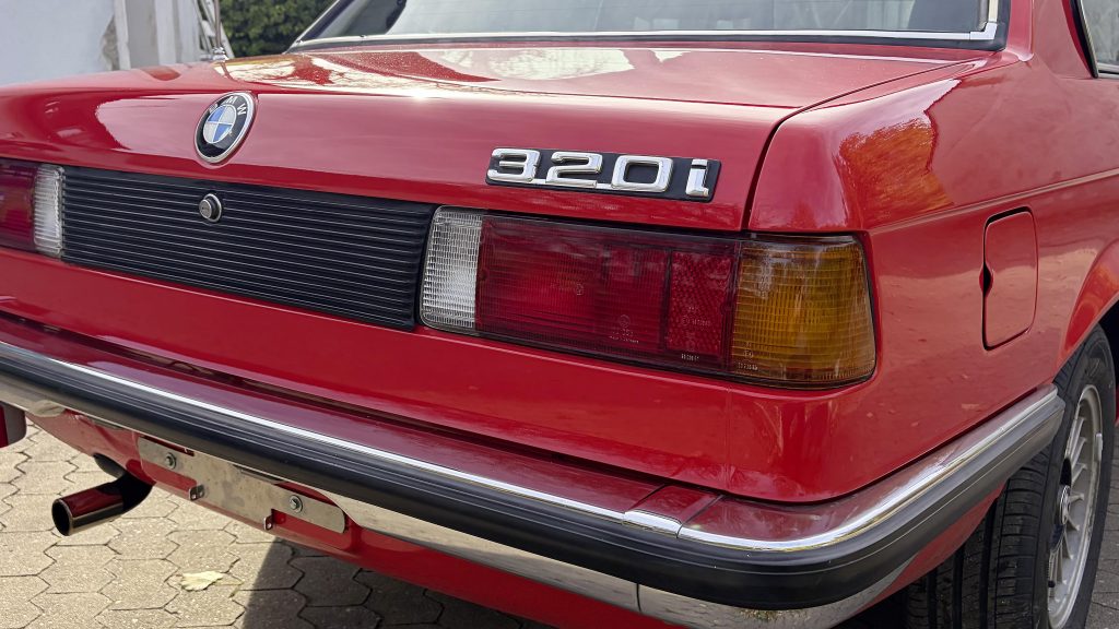 04-BMW-320i-rot-FINAL