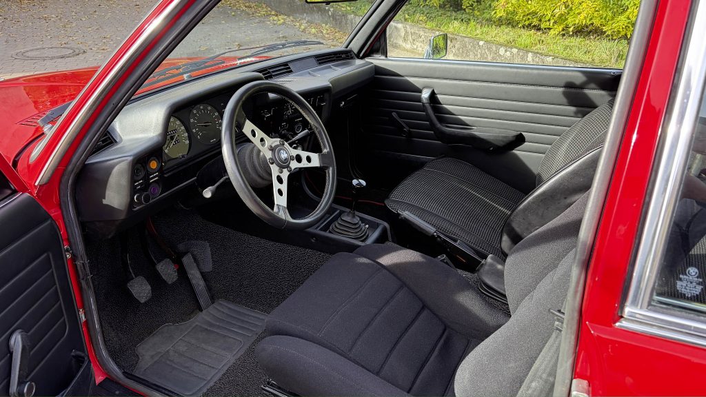 05-BMW-320i-rot-FINAL