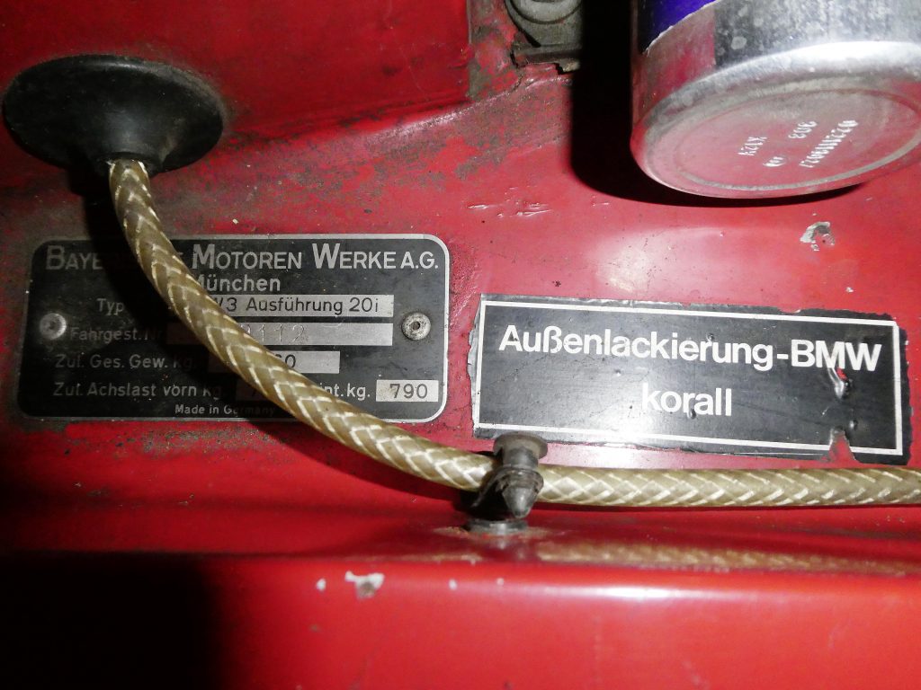 19-BMW-320i-rot